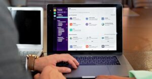 NotebookLM לעסקים: מה זה, איך עובד וכמה זה עוזר